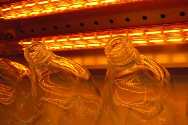 Gold reflector plate for furnace